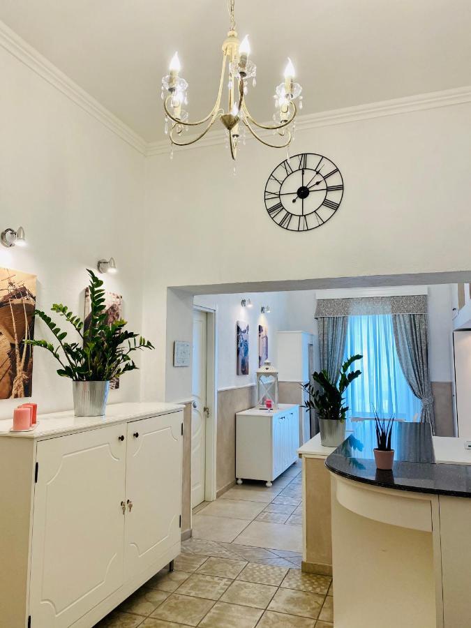 Domus Valadier 3*